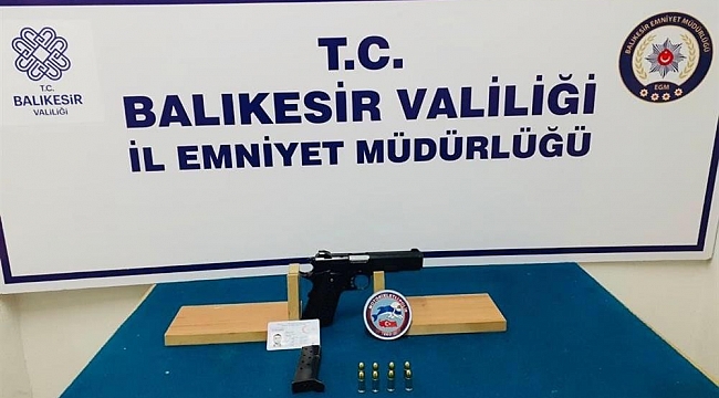 Balıkesir'de polis 19 aranan şahsı yakaladı