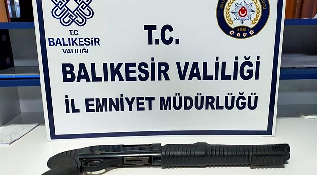 Balıkesir'de polisten 'Huzur' operasyonu: 30 kişi gözaltına alındı