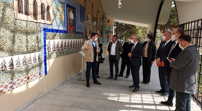 Başkan Aydın, Yaşayan Şehir Müzesi ve Osmanlı Padişahları Tarih Şeridi'ni ziyaret etti