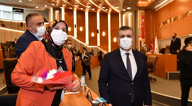 Başkan Bozkurt kadın meclis üyelerinin emekçi kadınlar gününü kutladı