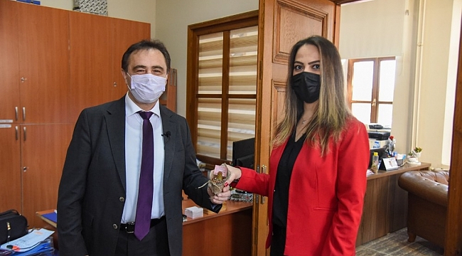 Başkan Şahin, çalışan kadınların 8 Mart Dünya Kadınlar Günü'nü kutladı