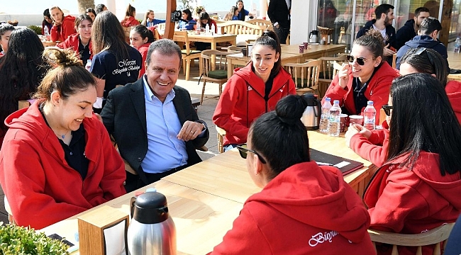 Başkan Seçer, Büyükşehir Belediyesi GSK sporcularıyla buluştu