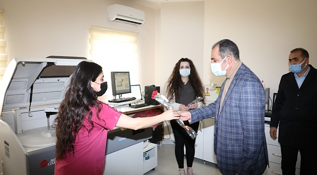 Başkan Tanış, Kadınlar Günü'nde sağlık çalışanlarını unutmadı
