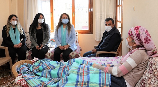 Başkan Yılmaz'dan, felçli Kestaneoğlu'na 8 Mart hediyesi