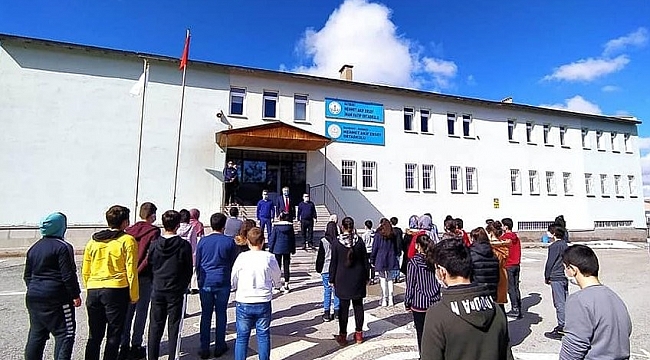 Bayburt'ta 12 bin 968 öğrenci tam zamanlı yüz yüze eğitime başladı