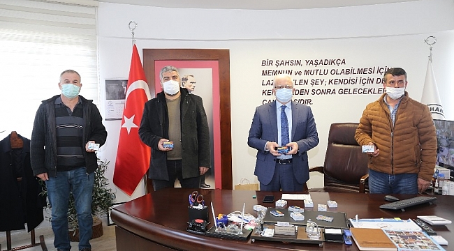Belediyeden Burhaniye minibüs ve servis şoförlerine alışveriş kartı desteği