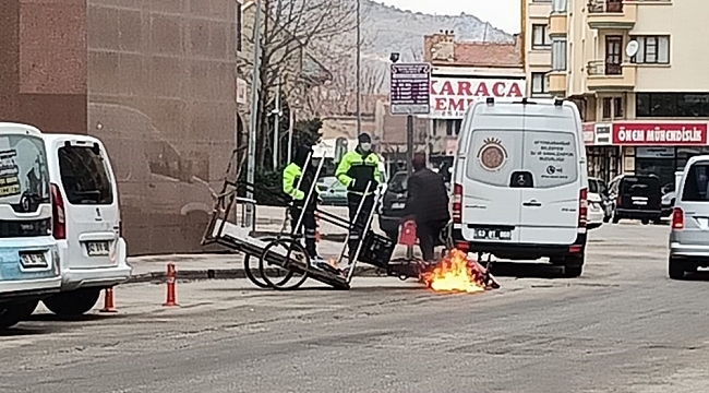 Benzin döküp ekmek teknesini böyle yaktı