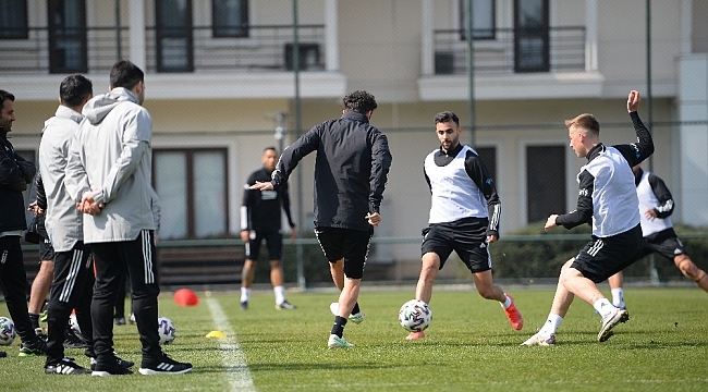 Beşiktaş, çift kalede taktik çalıştı