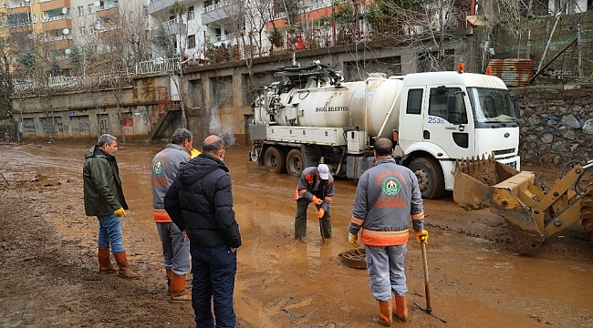 Bingöl Belediyesi'nden yoğun sel mesaisi