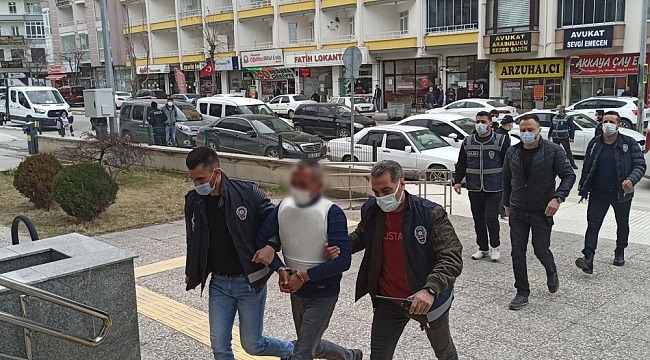 Boş arazide ölü bulunan şahsın cinayete kurban gittiği ortaya çıktı