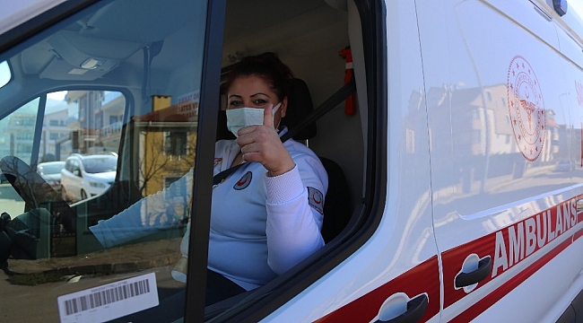 Bu kadınlar hayat kurtarmak için direksiyon sallıyor
