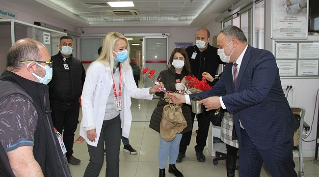 Buca Belediyesinden sağlıkçılara kırmızı karanfil