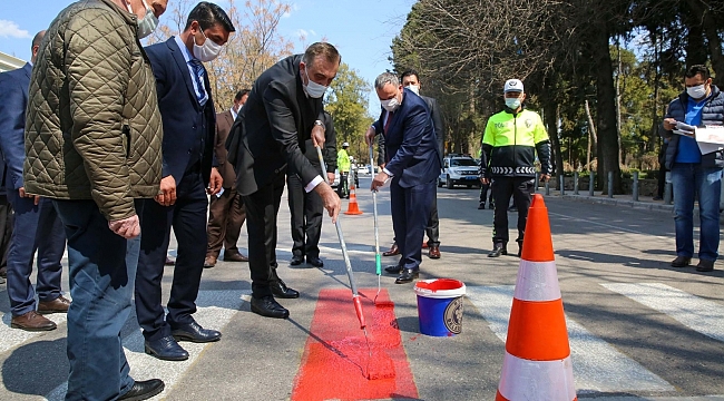 Buca'da yaya önceliği için kırmızı çizgi