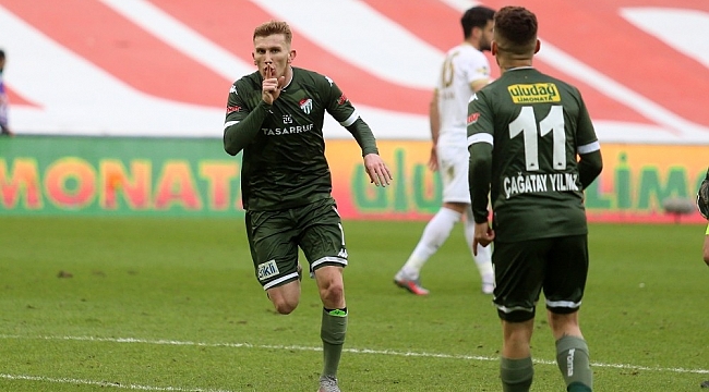 Burak Kapacak, Bursaspor'un 10 golüne doğrudan etki yaptı