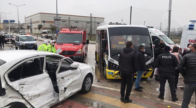 Bursa'da kaza: Çanakkale Orman Bölge Müdürü hafif, eşi ağır yaralı