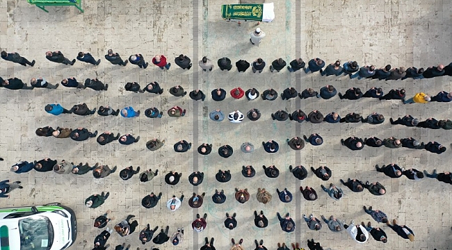 Bursa'daki tır faciasında hayatını kaybedenler defnedildi