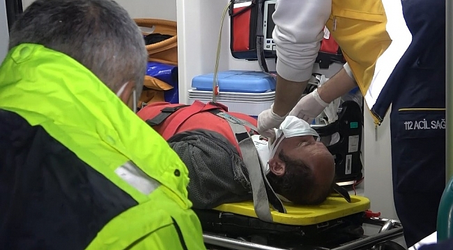 Bursa'da yağış nedeniyle kontrolden çıkan TIR yan yattı: 1 yaralı