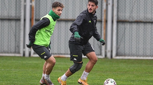 Bursaspor'da Ankaraspor maçı hazırlıkları yağmur altında gerçekleşti