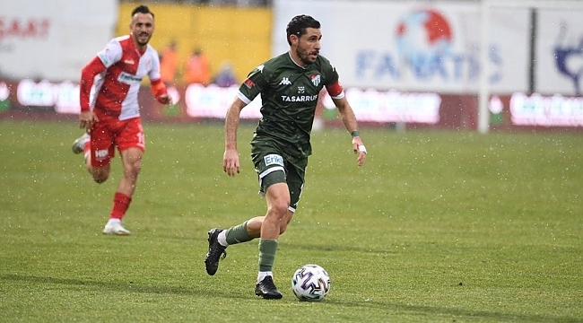 Bursaspor'da Özer Hurmacı'nın eli kırıldı