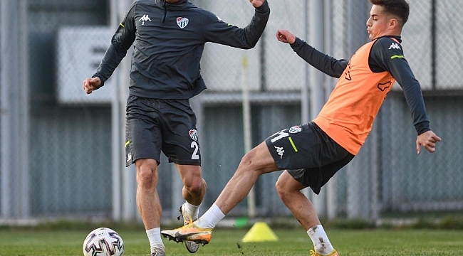 Bursaspor'dan iki futbolcu Ümit Millî Takıma davet edildi