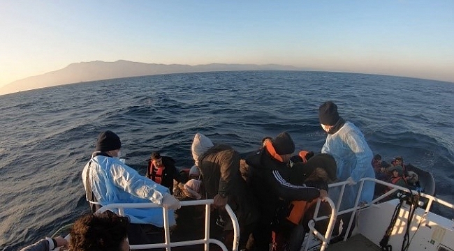 Çanakkale açıklarında 69 düzensiz göçmen kurtarıldı
