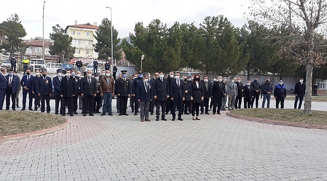 Çanakkale Zaferi'nin 106. yıl dönümü kutlandı, şehitler ziyaret edildi
