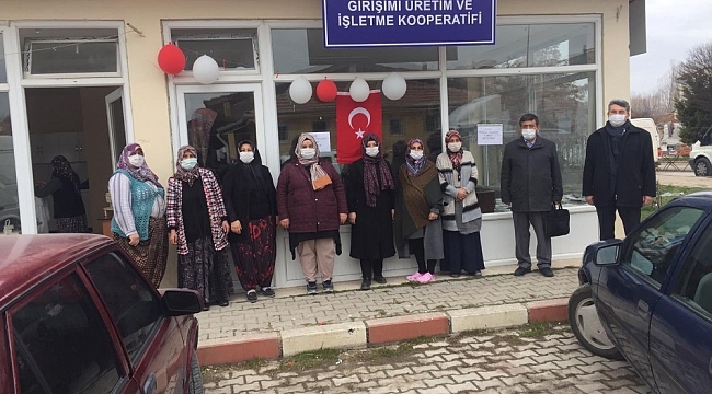 Çavdarhisar'da ''Çini işlemeciliği''
