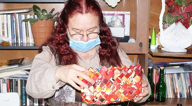 Çevreci öğretmen atıkları sanat eserine dönüştürüyor