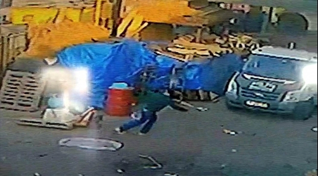 Çiftlikten demir malzeme çalarken suçüstü yakalandılar