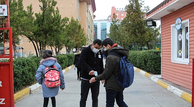 Cumhurbaşkanı Erdoğan müjdeyi verdi, Siirtli öğrenciler okulların yolunu tuttu
