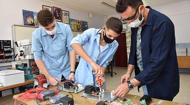 Denizli'de öğretmenler ve öğrencilerin 'Sarozon' adlı ozon cihazı tescillendi