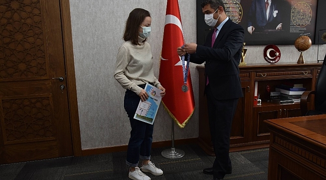 Denizlili Zeynep, Avrupa Matematik Olimpiyatı Gümüş Madalyası kazandı