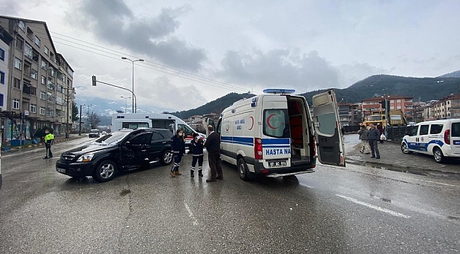Devrek'te trafik kazası: 3 yaralı