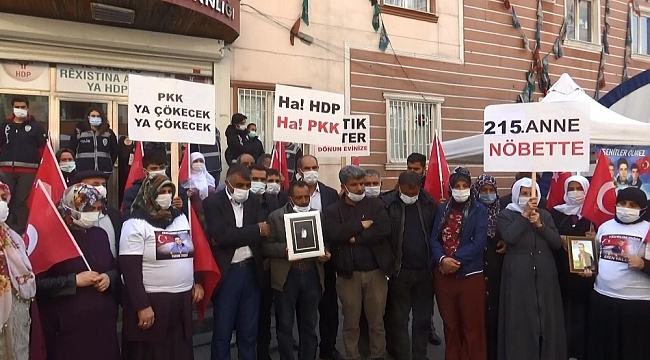 Diyarbakır'da ailelerin çığlıkları yükseldikçe evlat nöbetine katılım devam ediyor