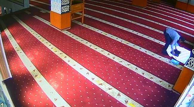Diyarbakır'da bir acayip hırsızlık: Camiye giren hırsız, ses cihazını kefene sarıp çaldı