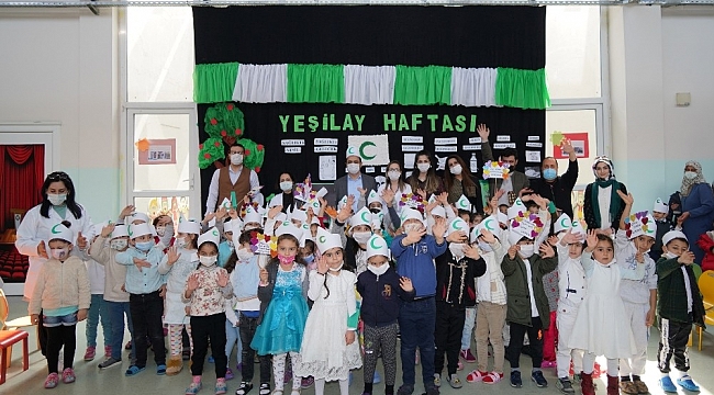 Diyarbakır'da duyarlı minikler Yeşilay Haftasını kutladı