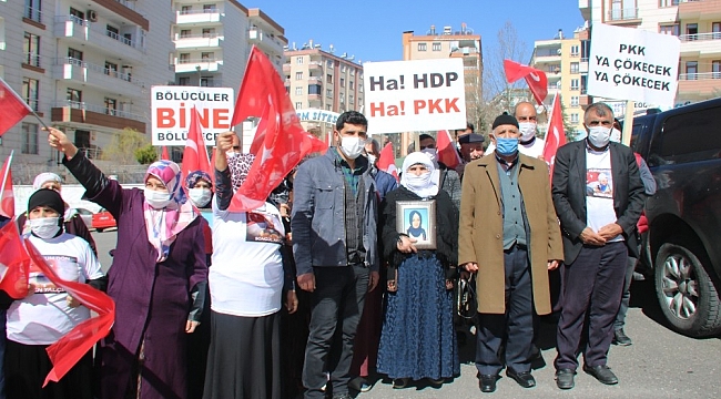 Diyarbakır'daki evlat nöbetine bir aile daha katıldı