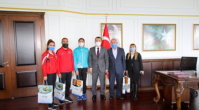 Dünya rekoru kıran sporcudan Kaymakam Türkman'a ziyaret