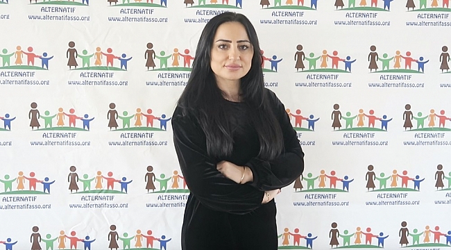 Eğitimi yarıda kalınca Türkiye'deki öğrencilere burs vermeye başladı