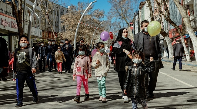 Elbistan'da 'alışveriş bayramı' büyük ilgi gördü