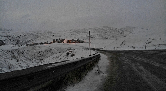 Erzincan'ın yüksek kesimlerinde kar yağışı etkili oluyor