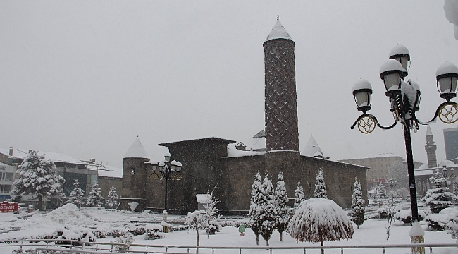 Erzurum'a Mart karı