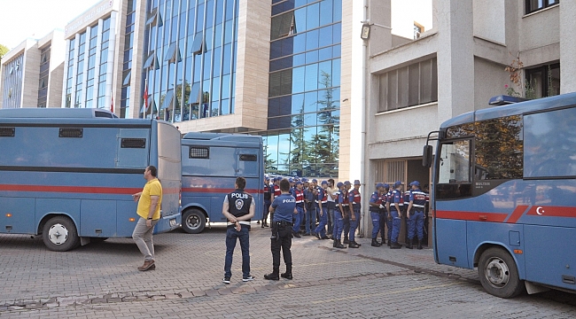 FETÖ'den yargılanan 15 akademisyene beraat