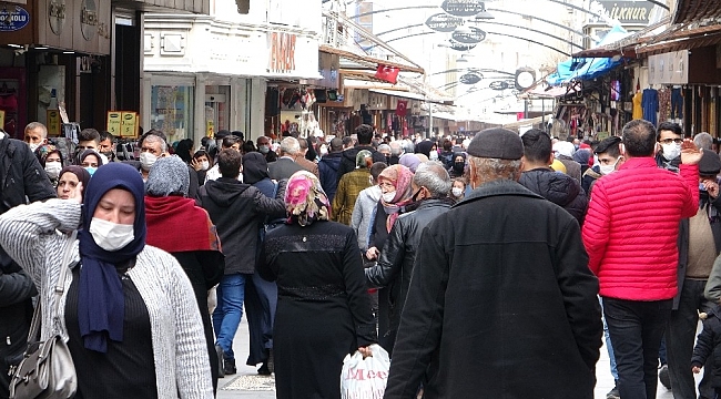 Gaziantep'te sokaklar tıklım tıklım