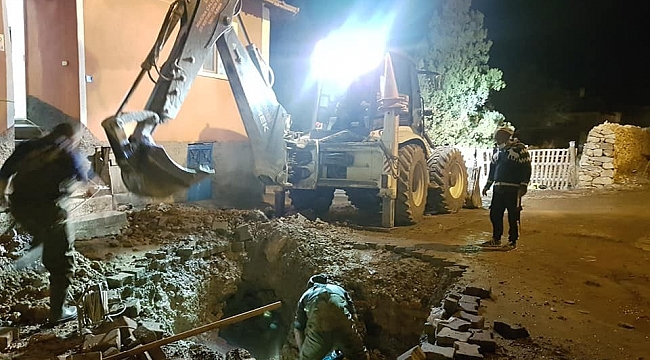 Gece meydana gelen su arızası için seferber oldular