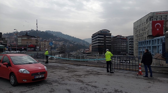 Gelişi güzel parklanmalara barikat önlemi