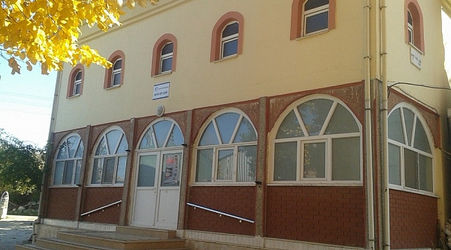 Gençler için köye kütüphane kuracak