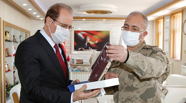 Giresun Bölge Jandarma Komutanı Tuğgeneral Erhan Demir'den Rektör Coşkun'a ziyaret