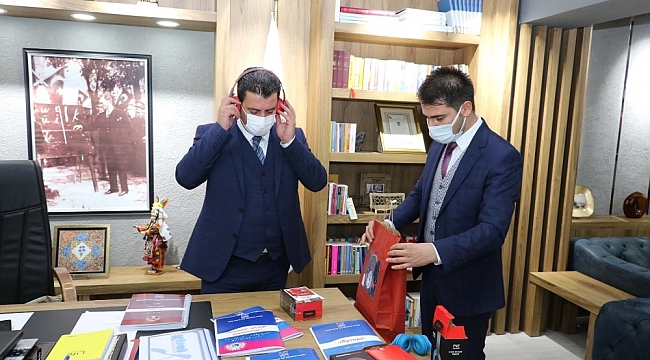 Görme engelli öğrenciler için masal seslendirdiler