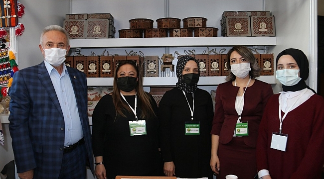 Gürünlü kadınların ürettiği doğal ürünler vatandaşların beğenisine sunuldu